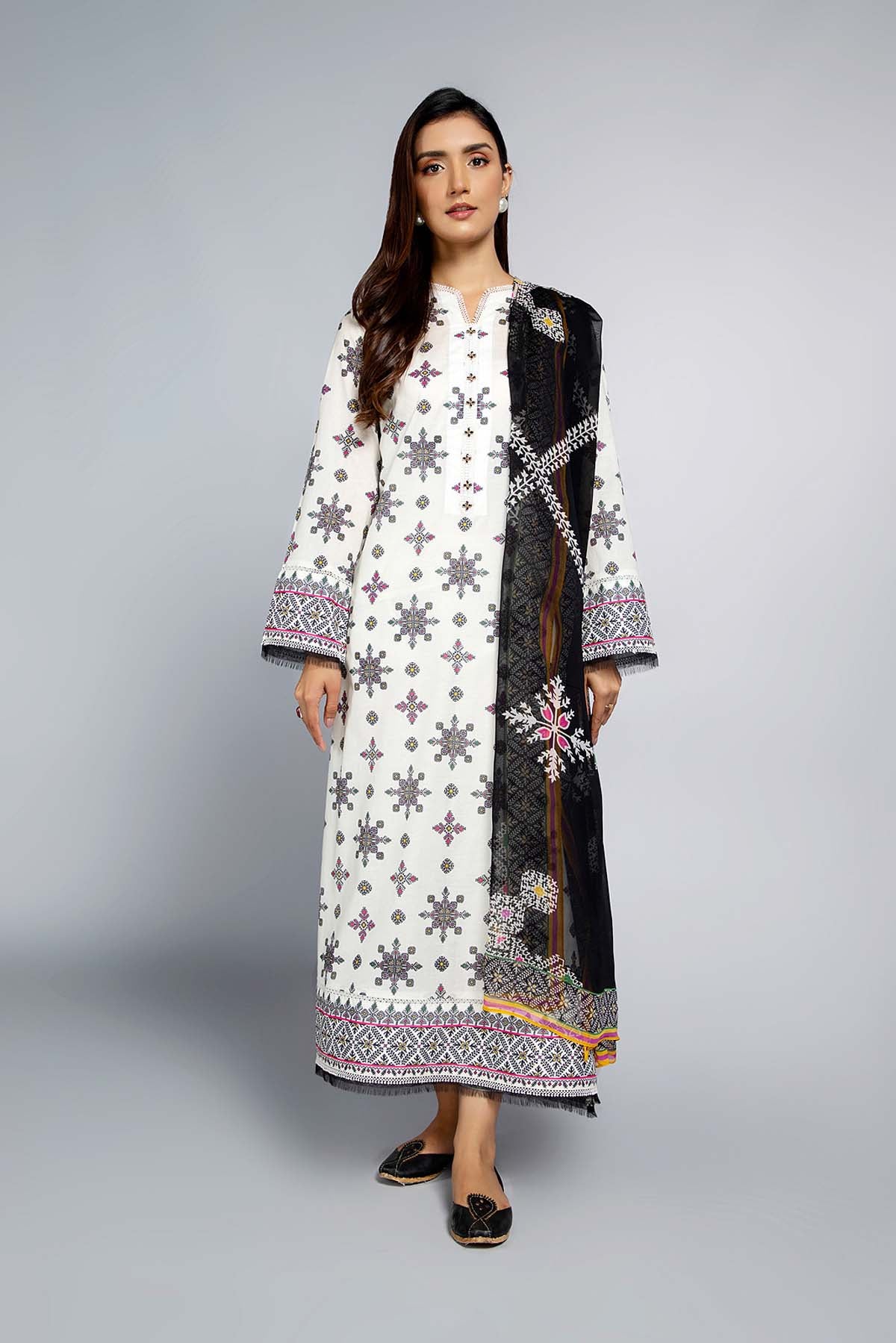 Luxury Collection Cotton Full Heavy Embroidery Dress With Full Heavy  Embroidered Duppata (UnStitched) (DRL-1372) Online Shopping & Price in  Pakistan